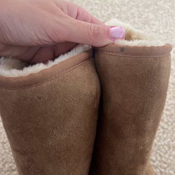 Mid length tan Ugg boots size 7 - Picture 7 of 10